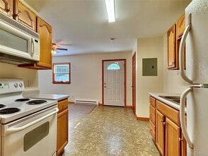 15-15 Wyant Dr in Rhinebeck, NY - Building Photo - Building Photo