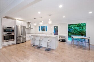 29-33-33 212th St in Queens, NY - Building Photo - Building Photo