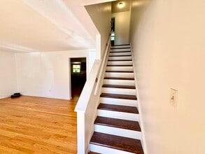 42 Yorktown Ct in Chicopee, MA - Building Photo - Building Photo
