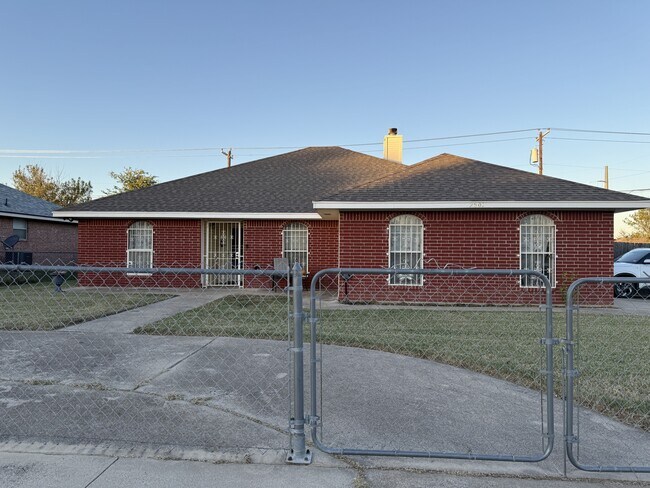 property at 2601 Mason Dr