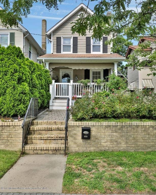 property at 609 Main St