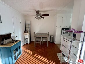 11815 Mayfield Ave in Los Angeles, CA - Building Photo - Building Photo