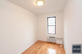 240 Waverly Pl in New York, NY - Building Photo - Building Photo