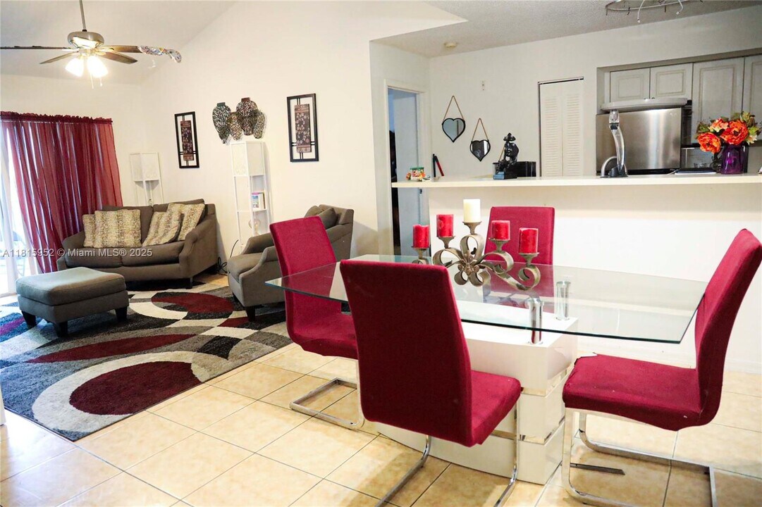 12136 St.Andrews Pl in Miramar, FL - Building Photo