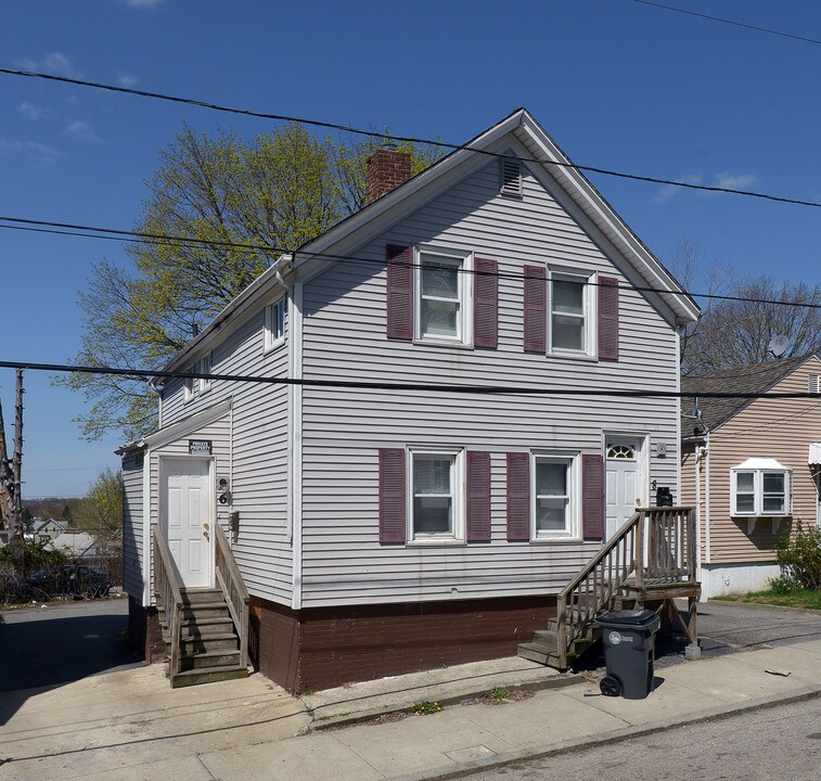 8 Leah St in Providence, RI - Foto de edificio