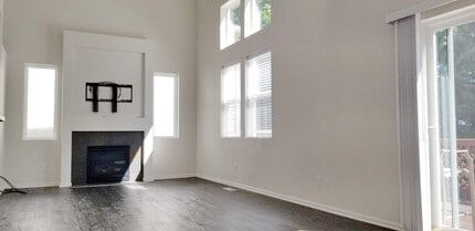 865 Ebbets Dr in Tumwater, WA - Building Photo - Building Photo