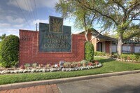 2211 S Kirkwood Rd photo'