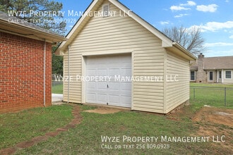 2202 Manchester Cir SW in Huntsville, AL - Building Photo - Building Photo