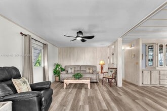 8191 SE Homestead Ave in Hobe Sound, FL - Building Photo - Building Photo