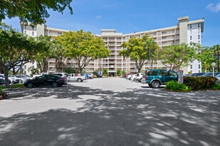 3051 N Course Dr in Pompano Beach, FL - Building Photo