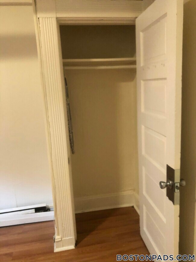 1135 Commonwealth Ave, Unit 6 in Boston, MA - Building Photo - Building Photo