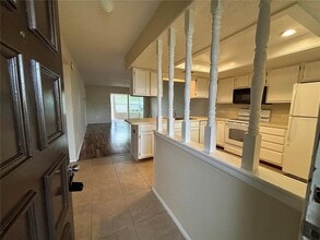 2220 Bancroft Cir S in Palm Harbor, FL - Building Photo - Building Photo