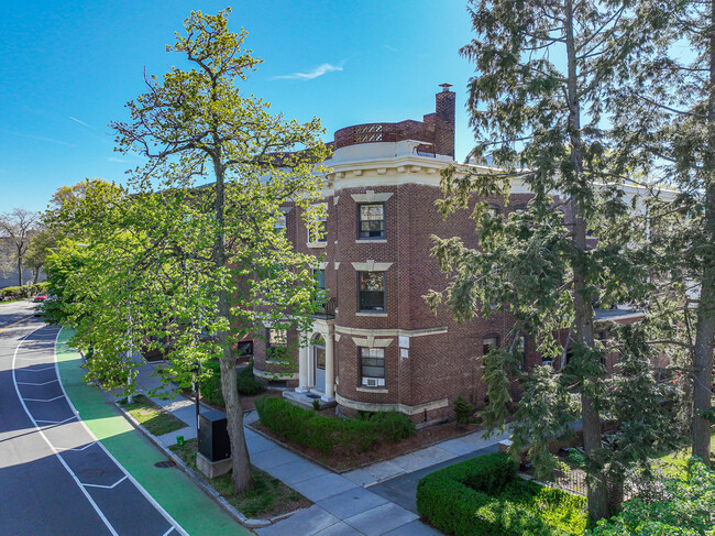 48-50 Babcock St in Brookline, MA - Foto de edificio - Building Photo