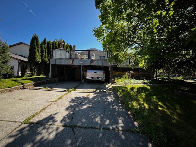 property at 3204 N 17th St