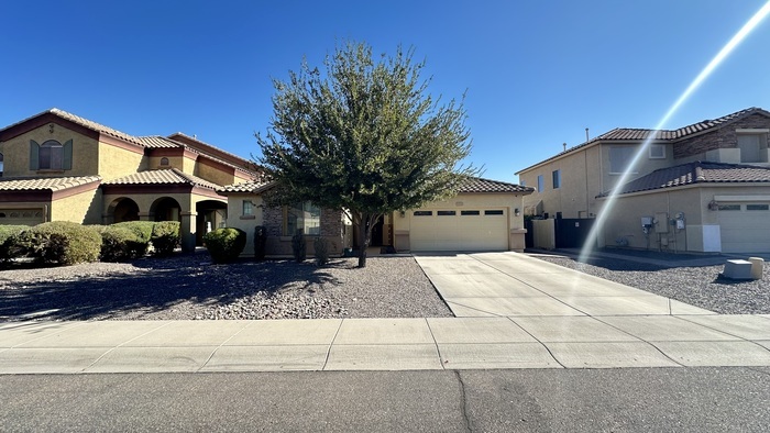 3655 S Danielson Way in Chandler, AZ - Foto de edificio