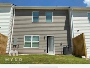 405 Camrose Ave in Union City, GA - Building Photo - Building Photo