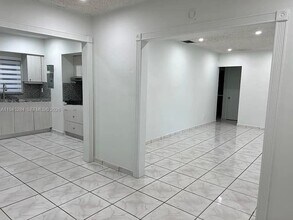 45 W 60th St in Hialeah, FL - Building Photo - Building Photo