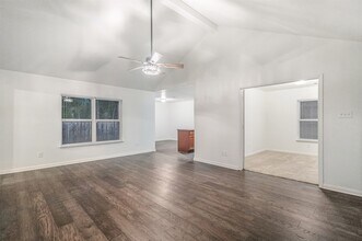 1208 Bluffview Dr in Hutchins, TX - Foto de edificio - Building Photo