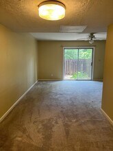 1625 Centerville Rd in Tallahassee, FL - Foto de edificio - Building Photo