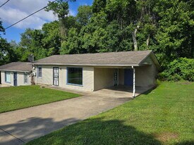 198B Locust Dr in Clarksville, TN - Building Photo