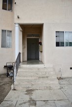 1627 S Burlington Ave in Los Angeles, CA - Building Photo - Building Photo