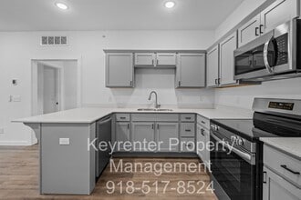 Bacardi on the Hill | Fayetteville Living in Fayetteville, AR - Foto de edificio - Interior Photo