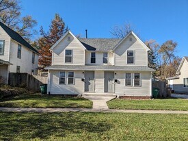 406 7th St in West Des Moines, IA - Building Photo