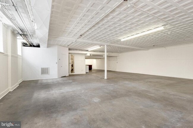 property at 2512 E Lehigh Ave