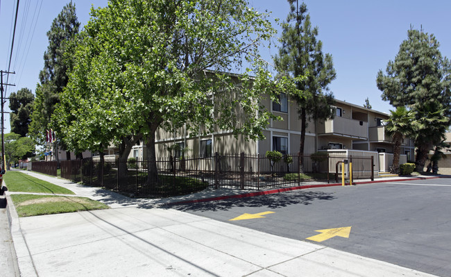 Villa Hermosa Apartments in Fontana, CA - Building Photo - Building Photo