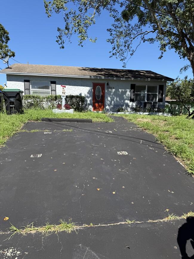 property at 733 Magnolia Ave