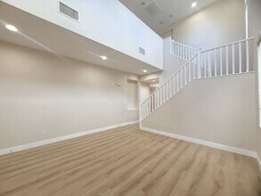 11904 Amistoso Ln in Las Vegas, NV - Building Photo - Building Photo