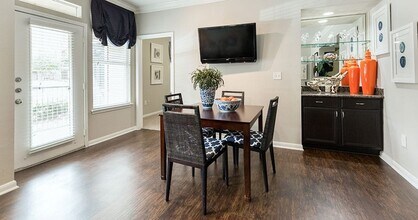 2701 Dunvale Rd in Houston, TX - Building Photo - Building Photo