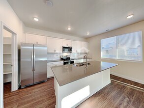 2604 W 3340 S in Syracuse, UT - Building Photo - Building Photo