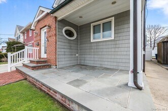 76 Coronado St in Atlantic Beach, NY - Building Photo - Building Photo