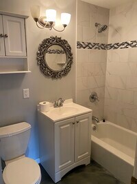 1634 Farmington Ave, Unit 7 photo'