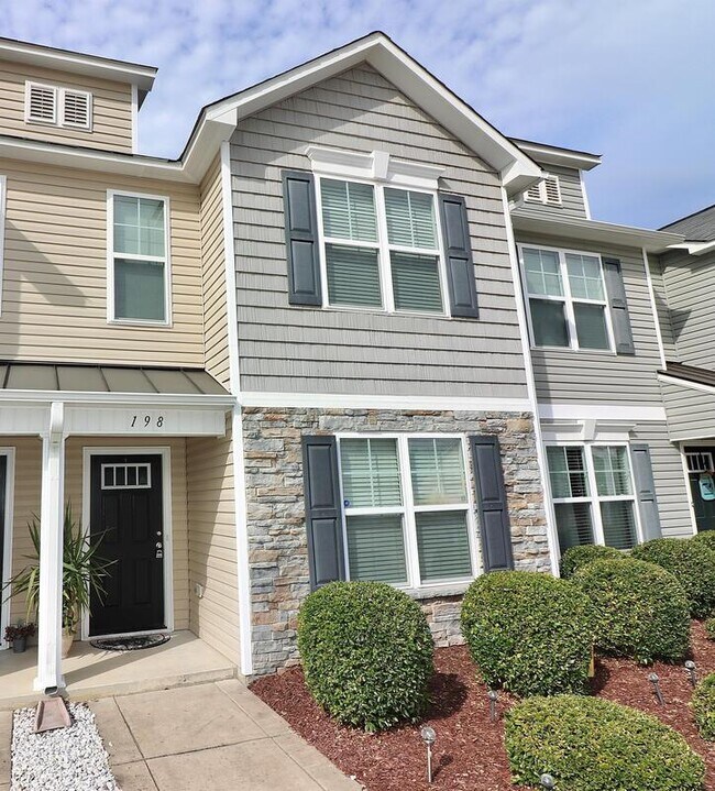 198 Collinwood Dr in Raeford, NC - Building Photo - Building Photo