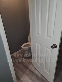 2545 W Silver St photo'