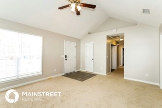 1323 Tucker Rd in Monroe, NC - Foto de edificio - Building Photo