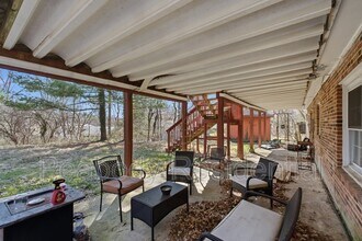 3343 Slade Run Dr in Falls Church, VA - Building Photo - Building Photo