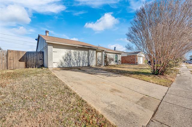 1722 Independence Trail in Grand Prairie, TX - Building Photo - Building Photo