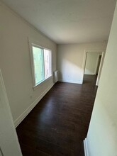 301 S Boyle Ave, Unit 1 bed 1bath with parking in Los Angeles, CA - Foto de edificio - Building Photo