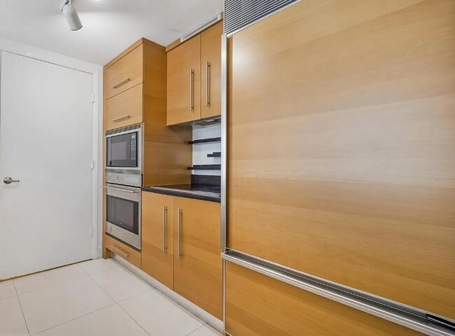 475 Brickell Ave, Unit 2013 in Miami, FL - Foto de edificio - Building Photo
