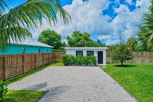 201 SE 7th St in Delray Beach, FL - Building Photo - Building Photo