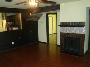 30 E Brown Rd in Mesa, AZ - Foto de edificio - Building Photo