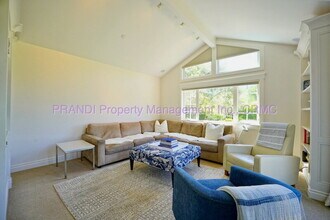 34 Mohawk Ave in Corte Madera, CA - Building Photo - Building Photo