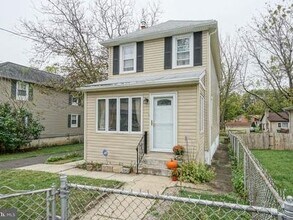 120 Linden Ave in Glenside, PA - Foto de edificio - Building Photo