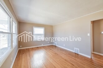 2746 N 58th BLVD in Milwaukee, WI - Building Photo - Building Photo