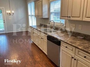 3795 Abbeyglen Way in Hoover, AL - Building Photo - Building Photo