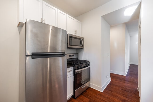 1159 W Lunt Ave, Unit 3