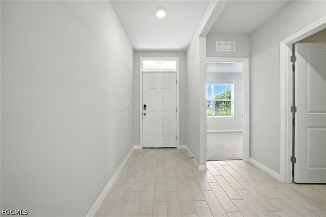 2465 NW 9th St in Cape Coral, FL - Building Photo - Building Photo